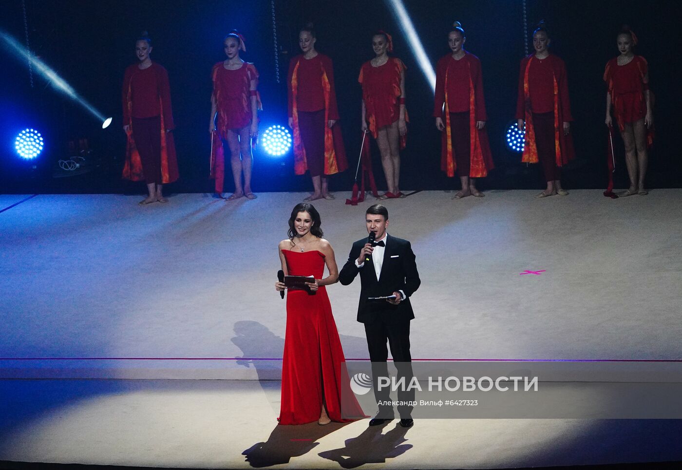 Новогоднее шоу олимпийских чемпионов "Лед и Пламень"