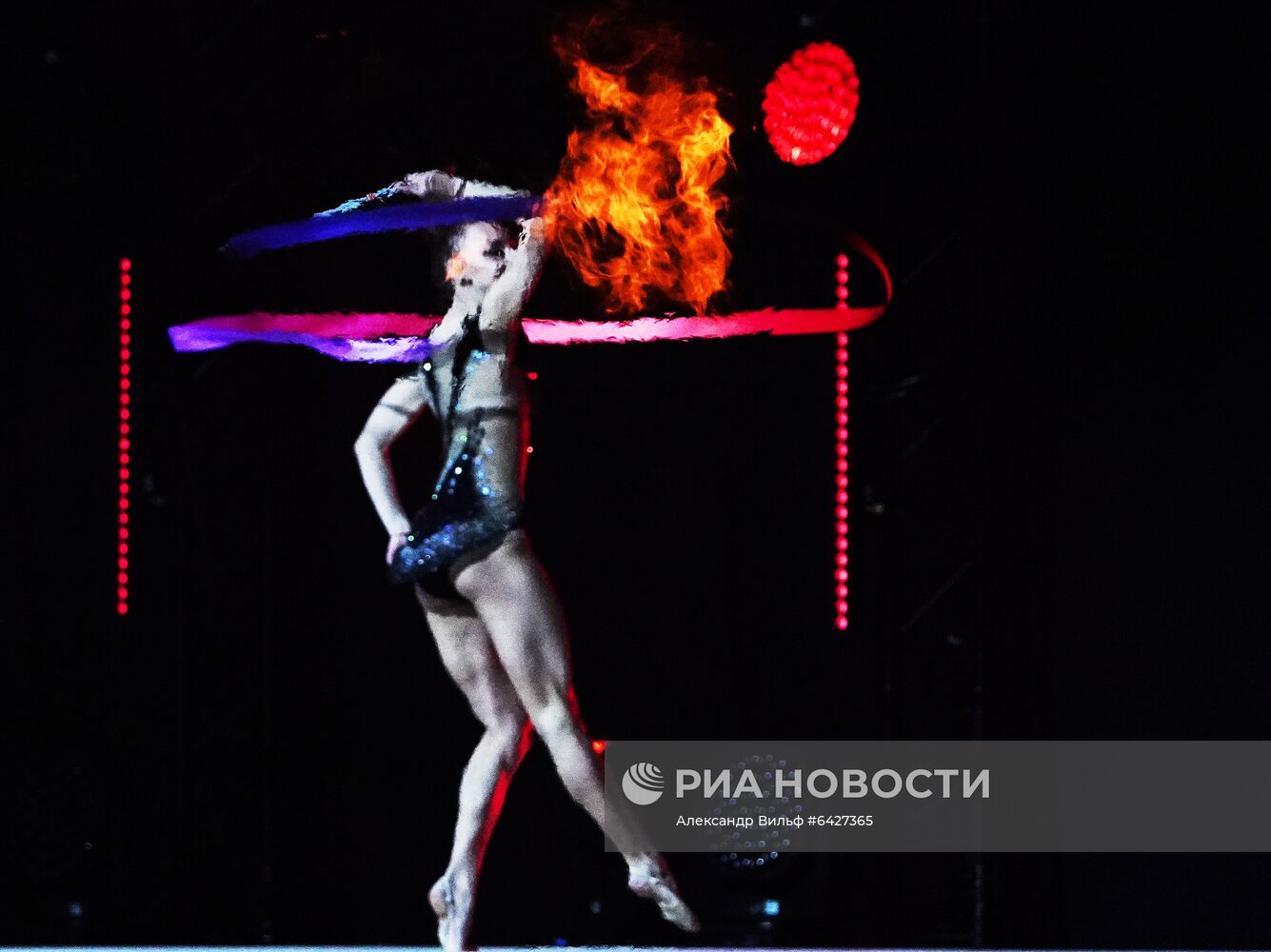 Новогоднее шоу олимпийских чемпионов "Лед и Пламень"