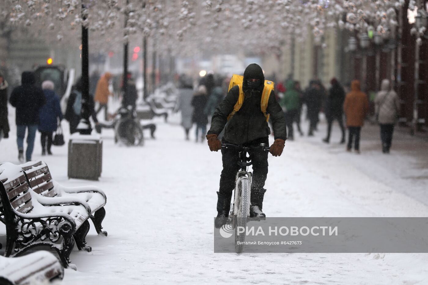 Снег в Москве