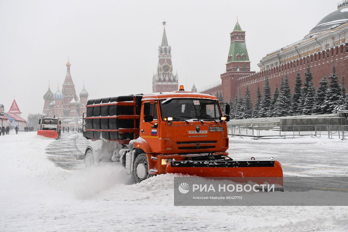 Снег в Москве