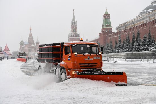 Снег в Москве