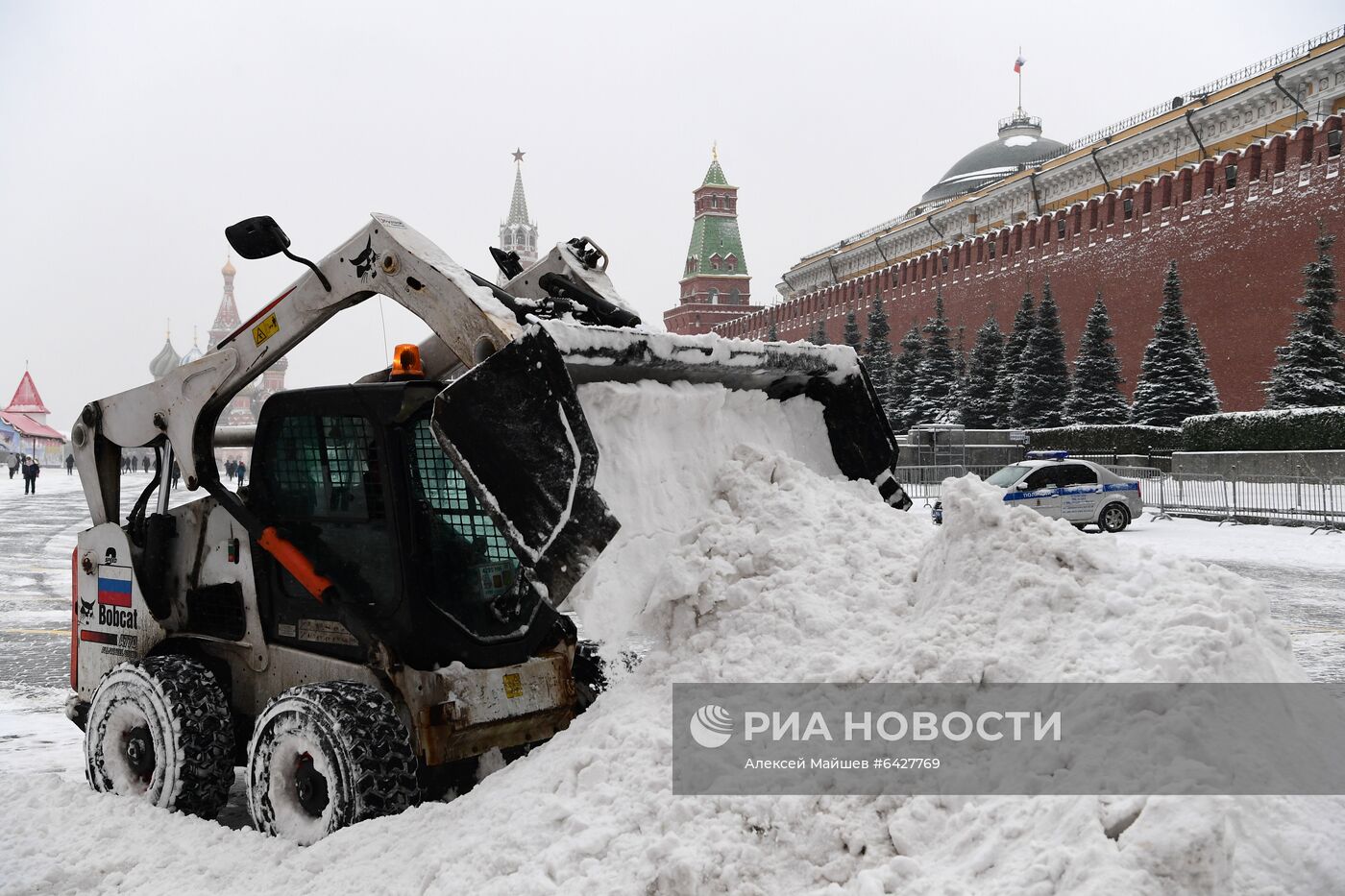 Снег в Москве