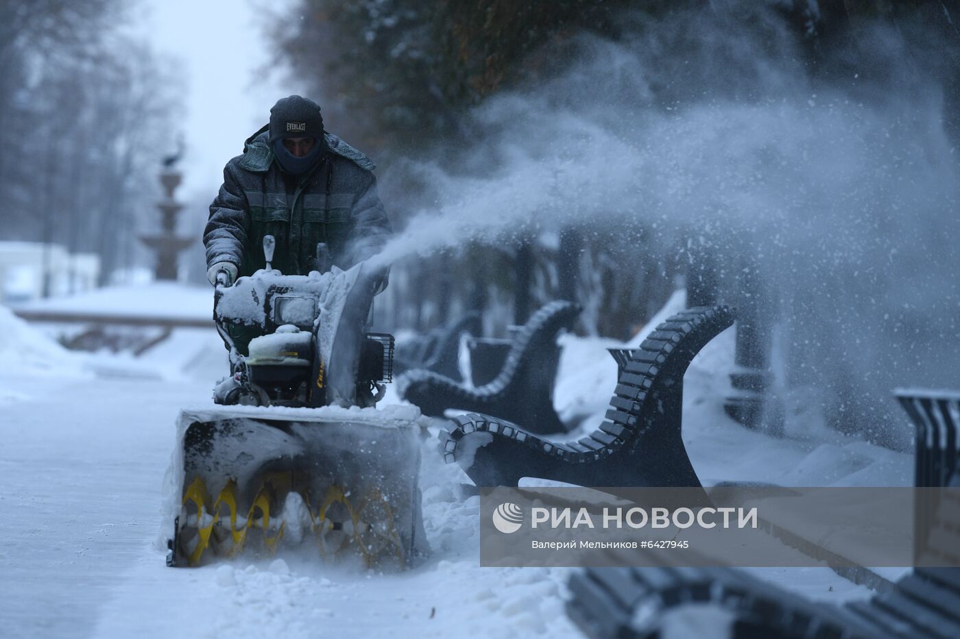 Снег в Москве