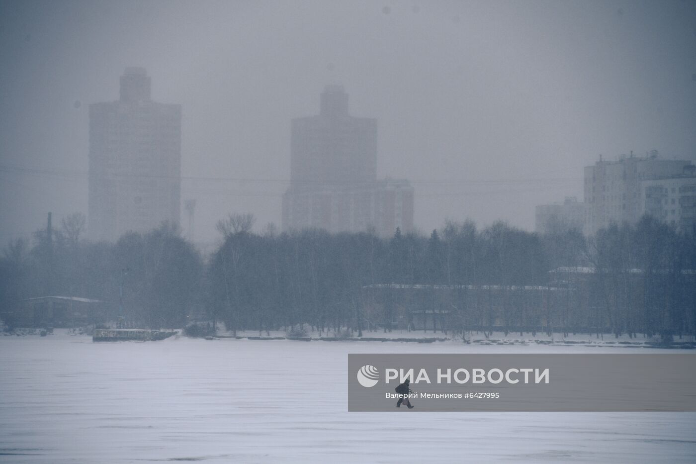 Снег в Москве