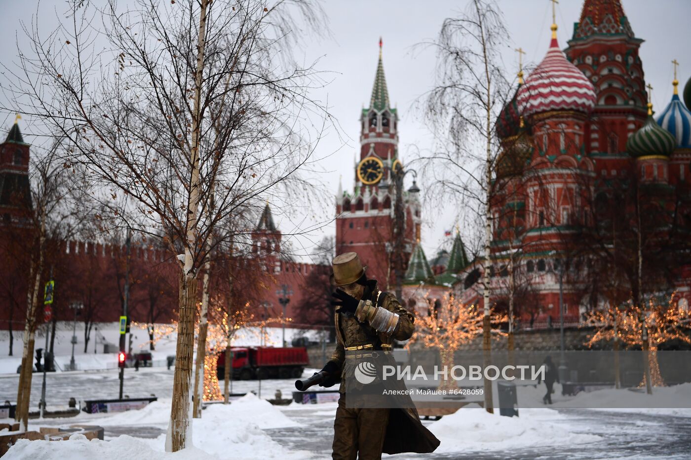 Снег в Москве