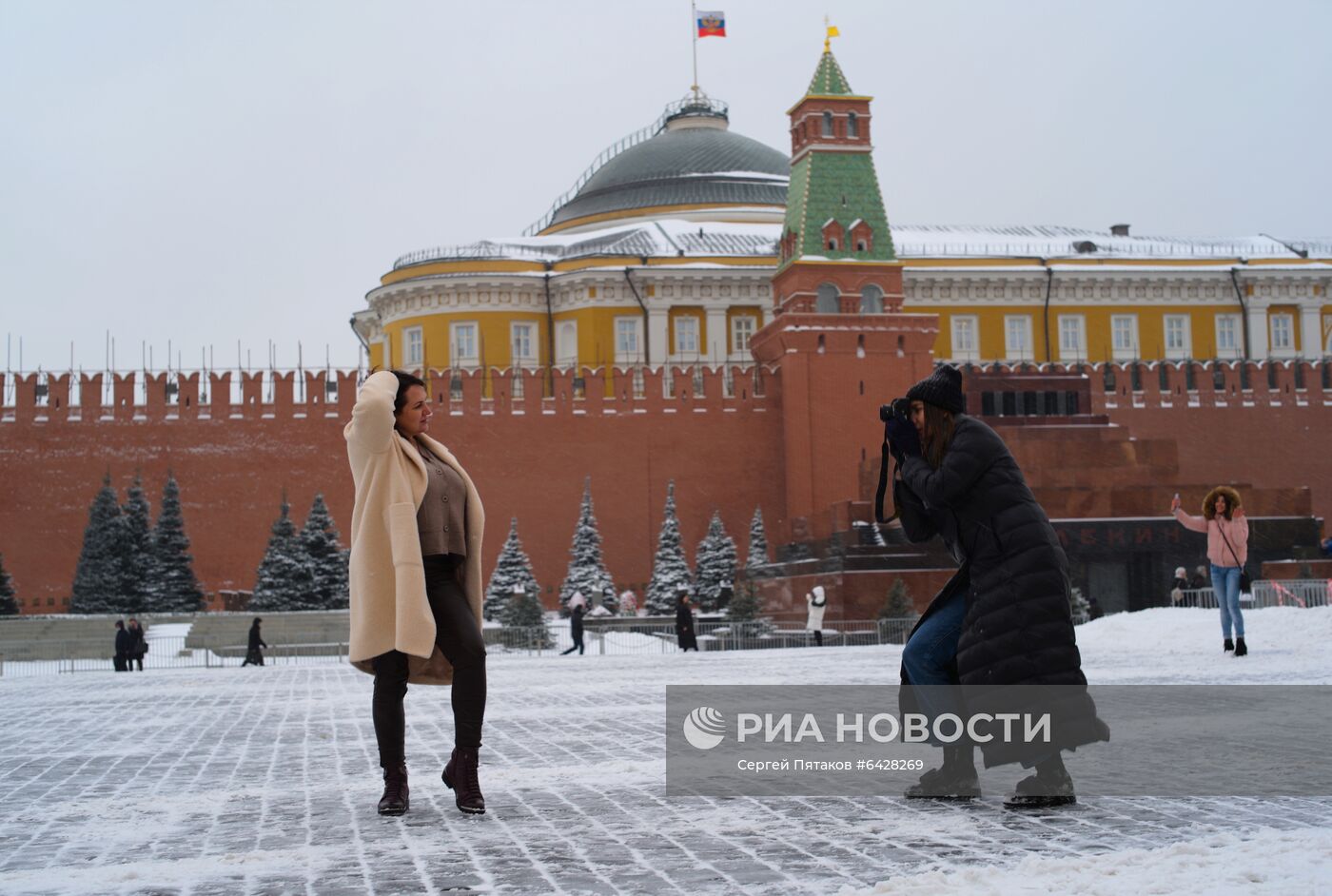 Снег в Москве