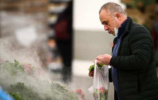 Предновогодняя торговля в гипермаркете "Ашан"