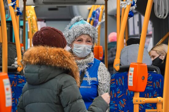 Запуск новогоднего автобусного маршрута в Санкт-Петербурге