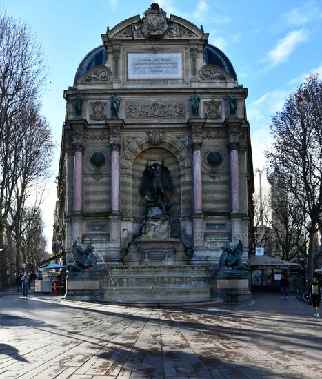 Ситуация в связи с принятием мер против коронавируса во Франции