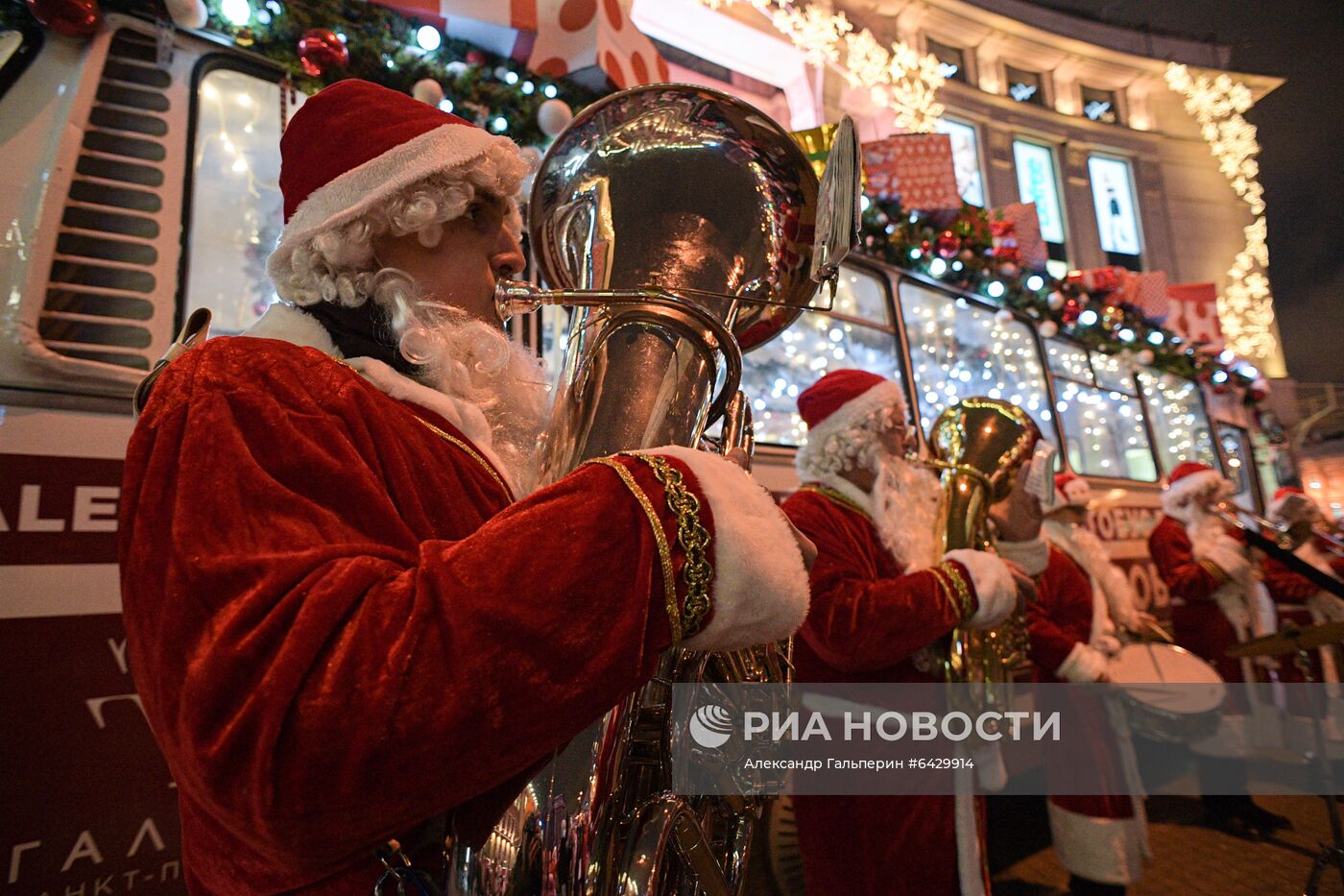 Новогодний "Дедморобус" в Санкт-Петербурге