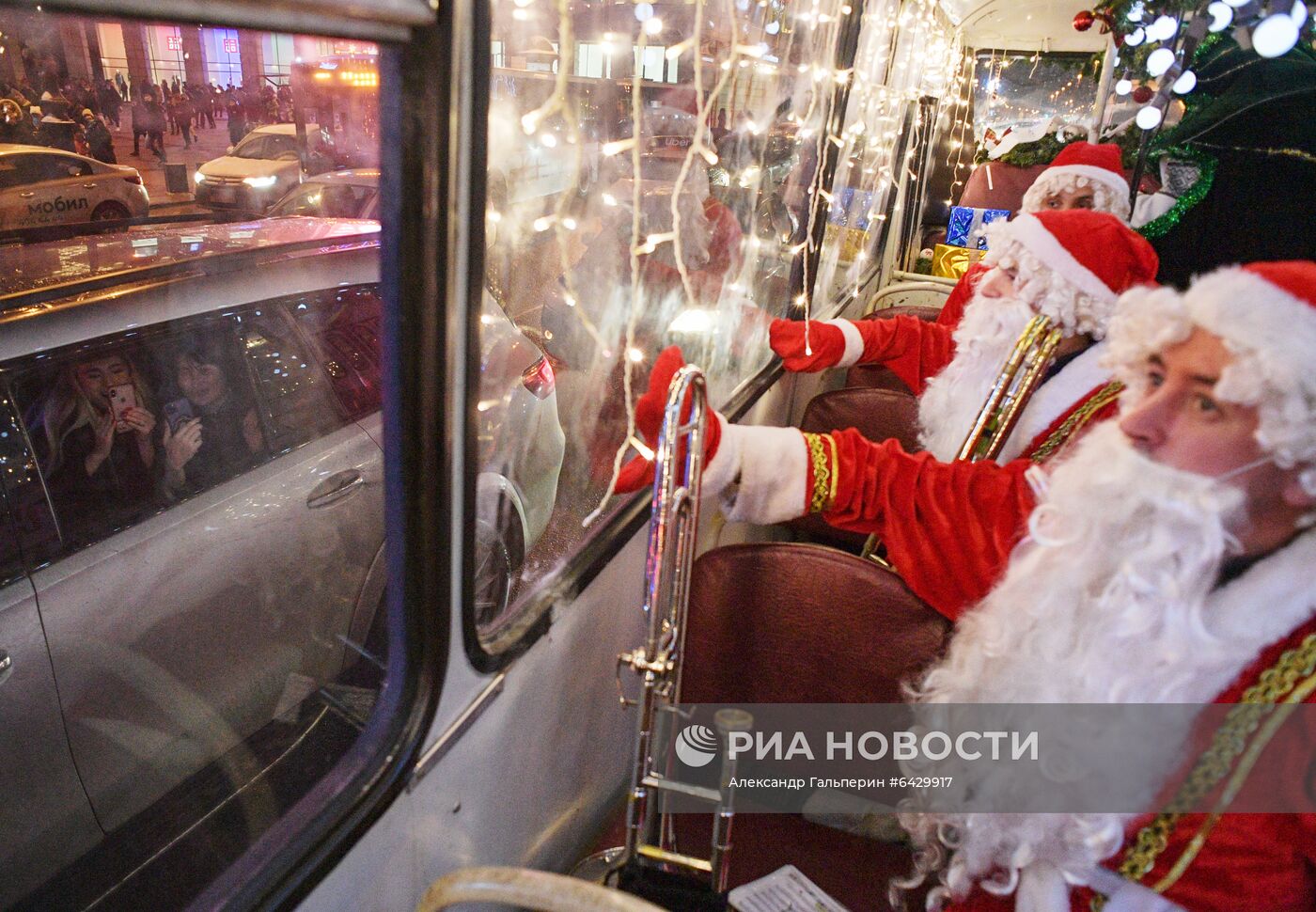 Новогодний "Дедморобус" в Санкт-Петербурге