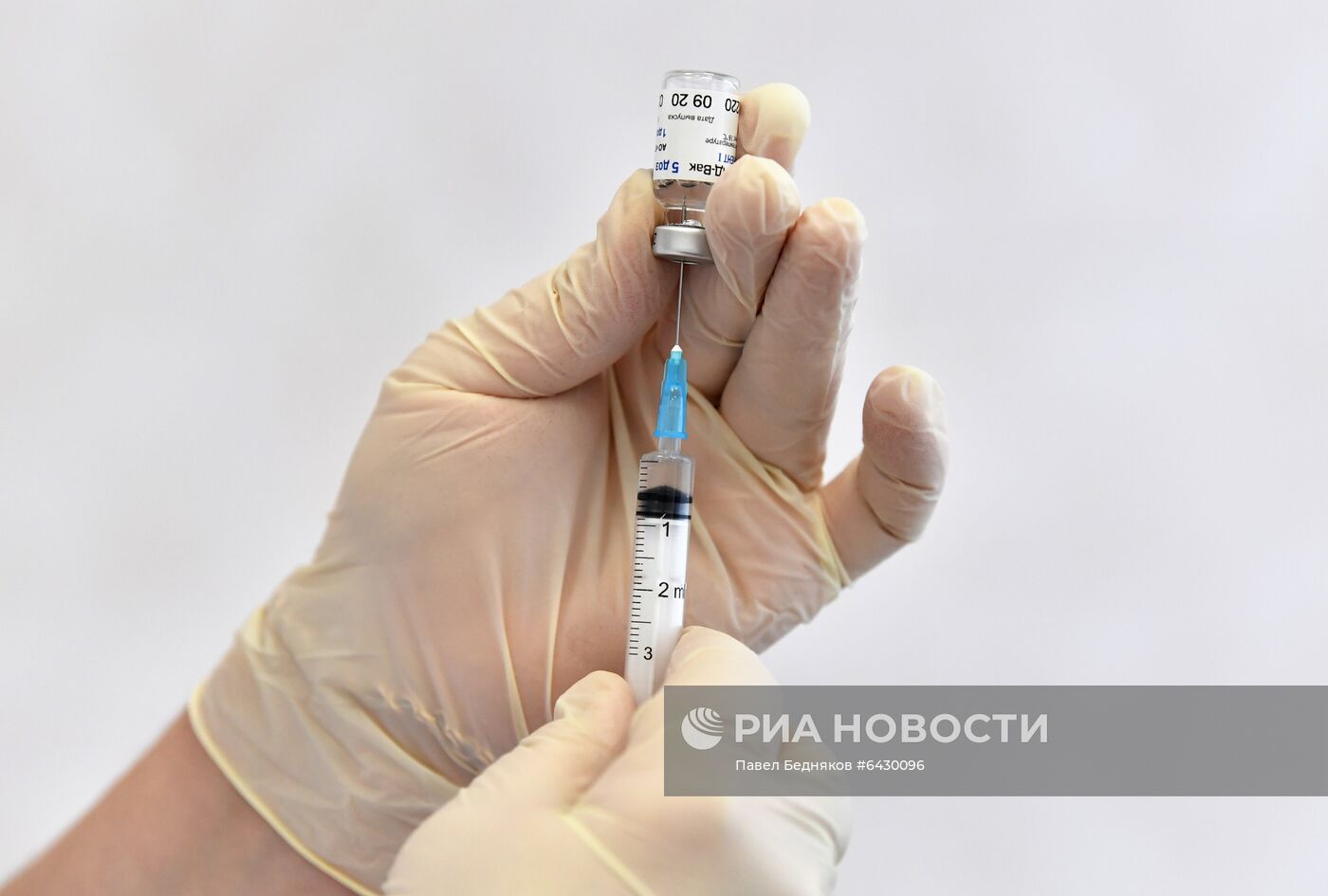 В Москве началась вакцинация от COVID-19 для людей старше 60 лет