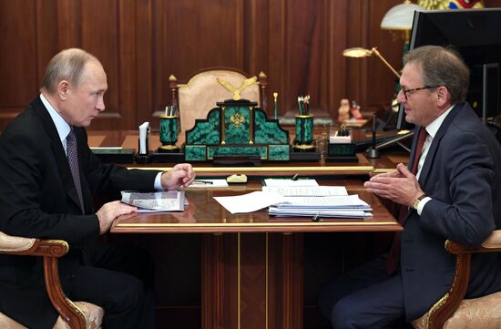 Президент РФ В. Путин встретился бизнес-омбудсменом Б. Титовым