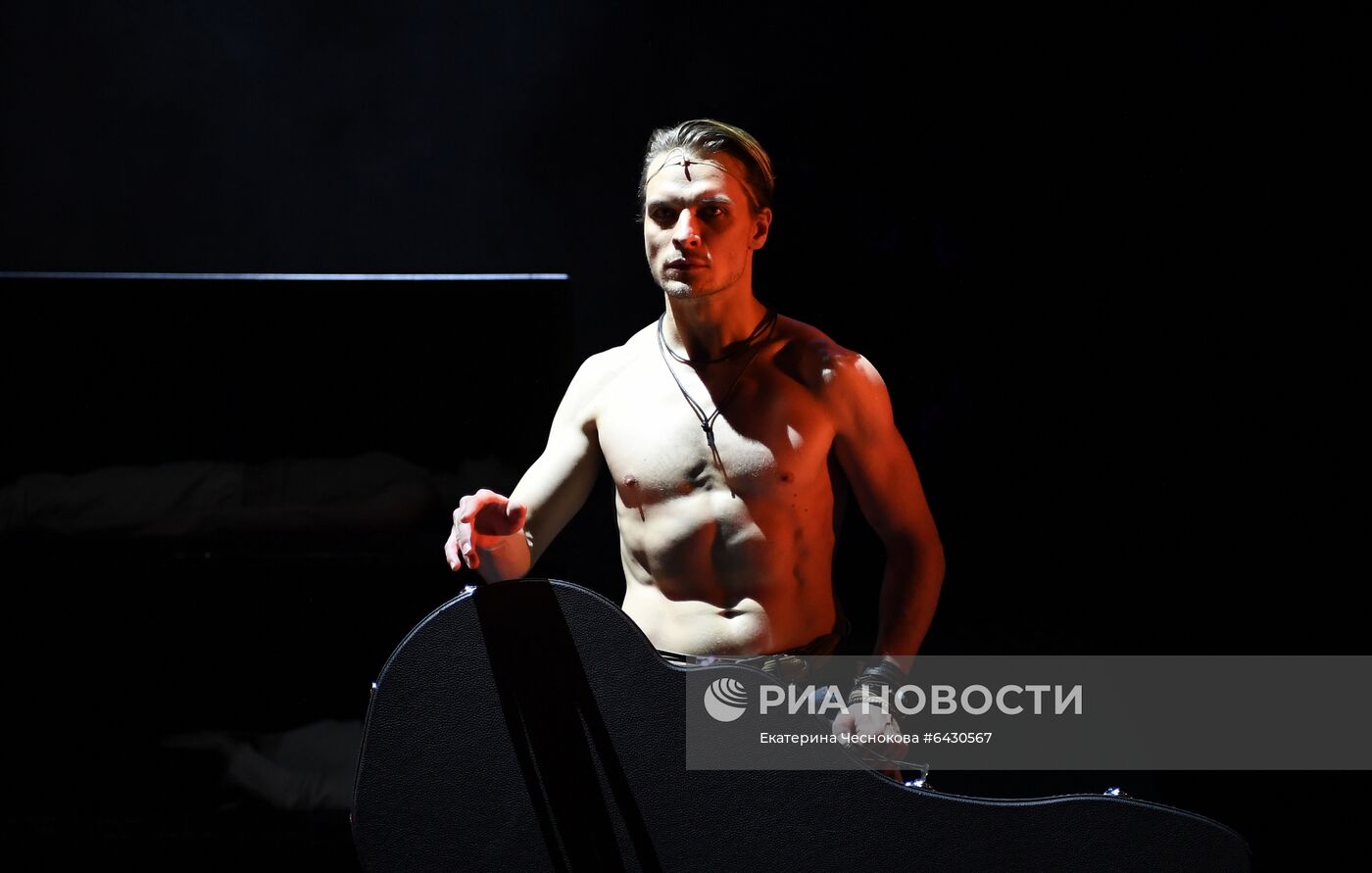 Спектакль "Орфей" в Театре Романа Виктюка