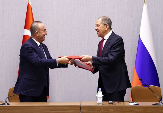 Заседание Совместной группы стратегического планирования под председательством глав МИД РФ и Турции