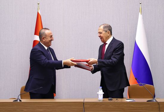 Заседание Совместной группы стратегического планирования под председательством глав МИД РФ и Турции