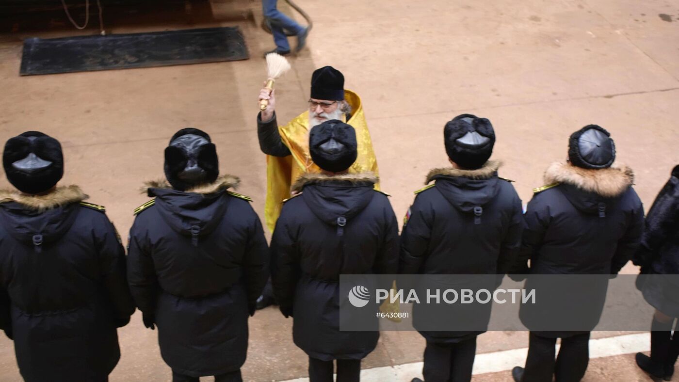 Вывод из эллинга атомной подводной лодки "Леопард" в Северодвинске