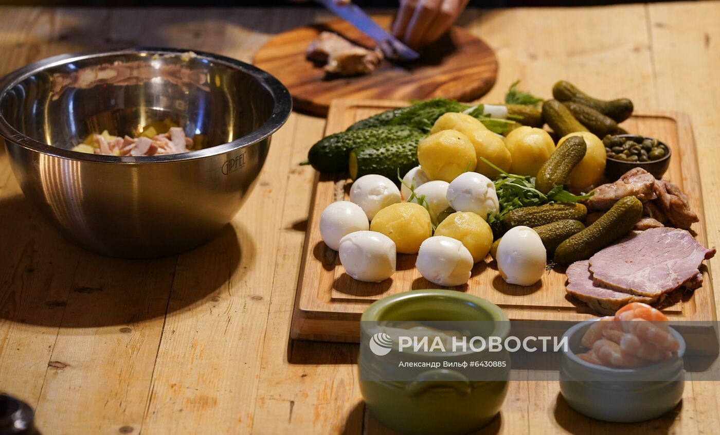 Приготовление салата "Оливье"