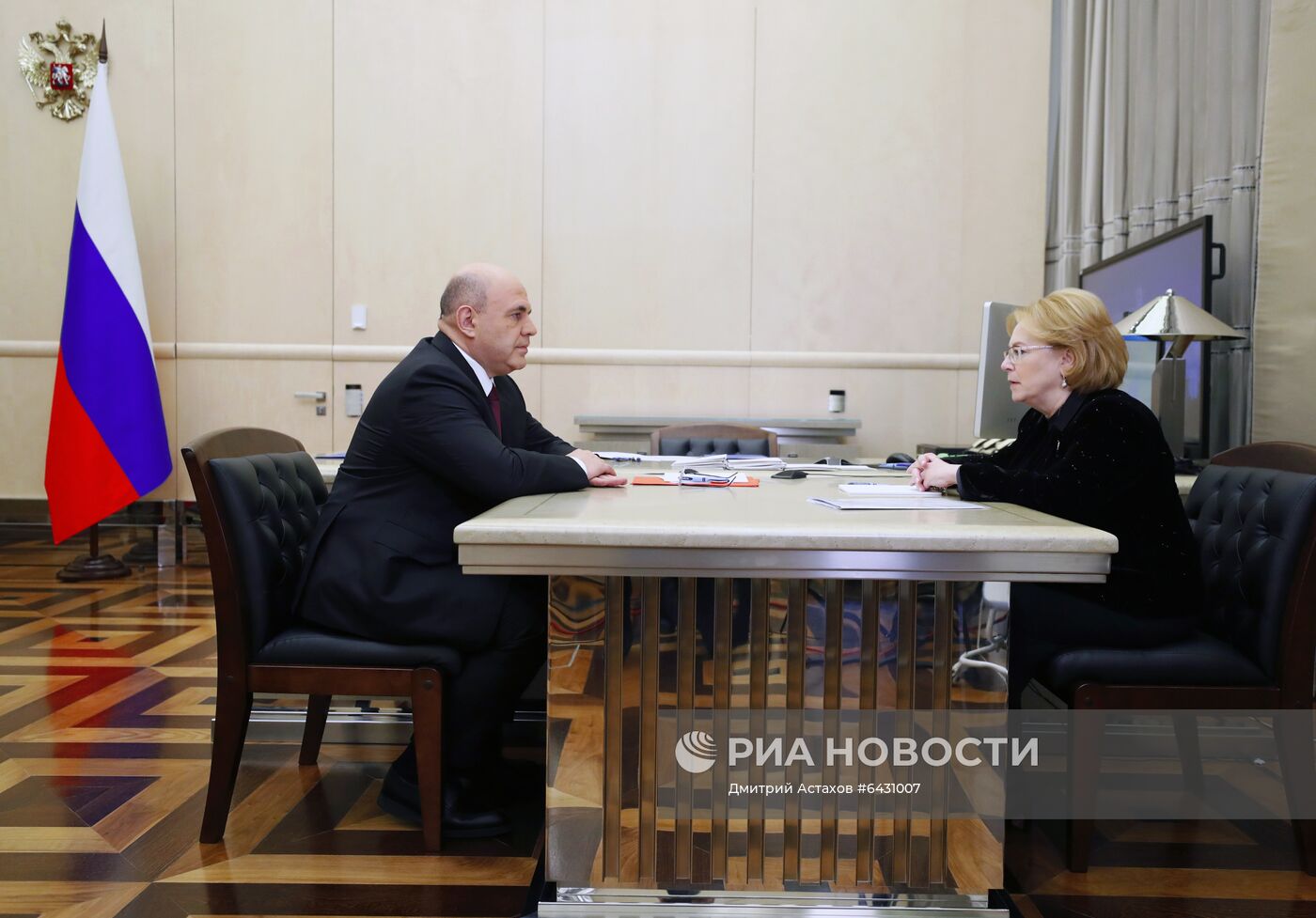 Премьер-министр РФ М. Мишустин встретился с главой ФМБА России В. Скворцовой