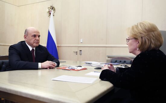 Премьер-министр РФ М. Мишустин встретился с главой ФМБА России В. Скворцовой