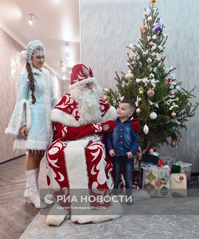 Дед Мороз поздравил детей с Новым годом в Пятигорске