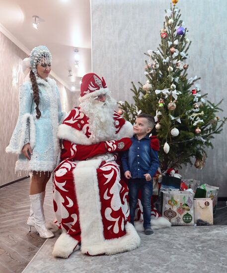 Дед Мороз поздравил детей с Новым годом в Пятигорске