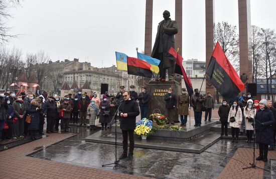 Марши националистов на Украине