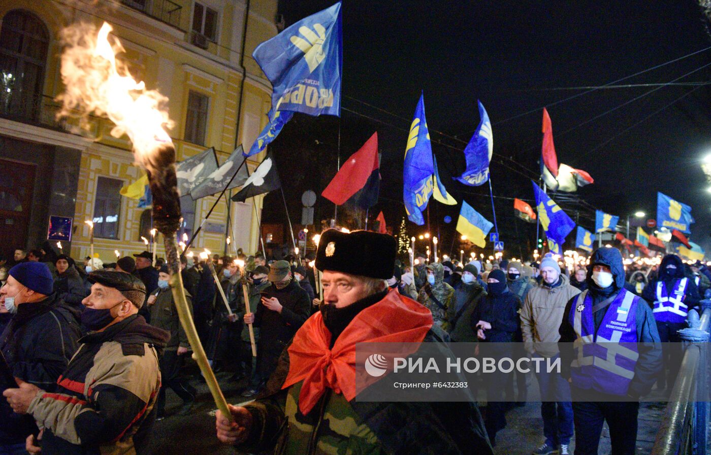 Марши националистов на Украине