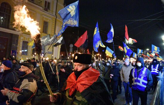 Марши националистов на Украине