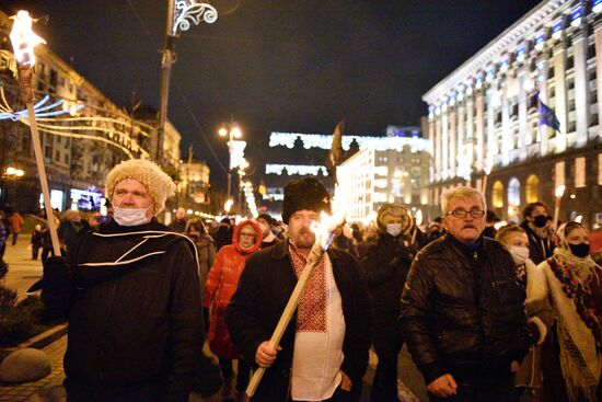 Марши националистов на Украине