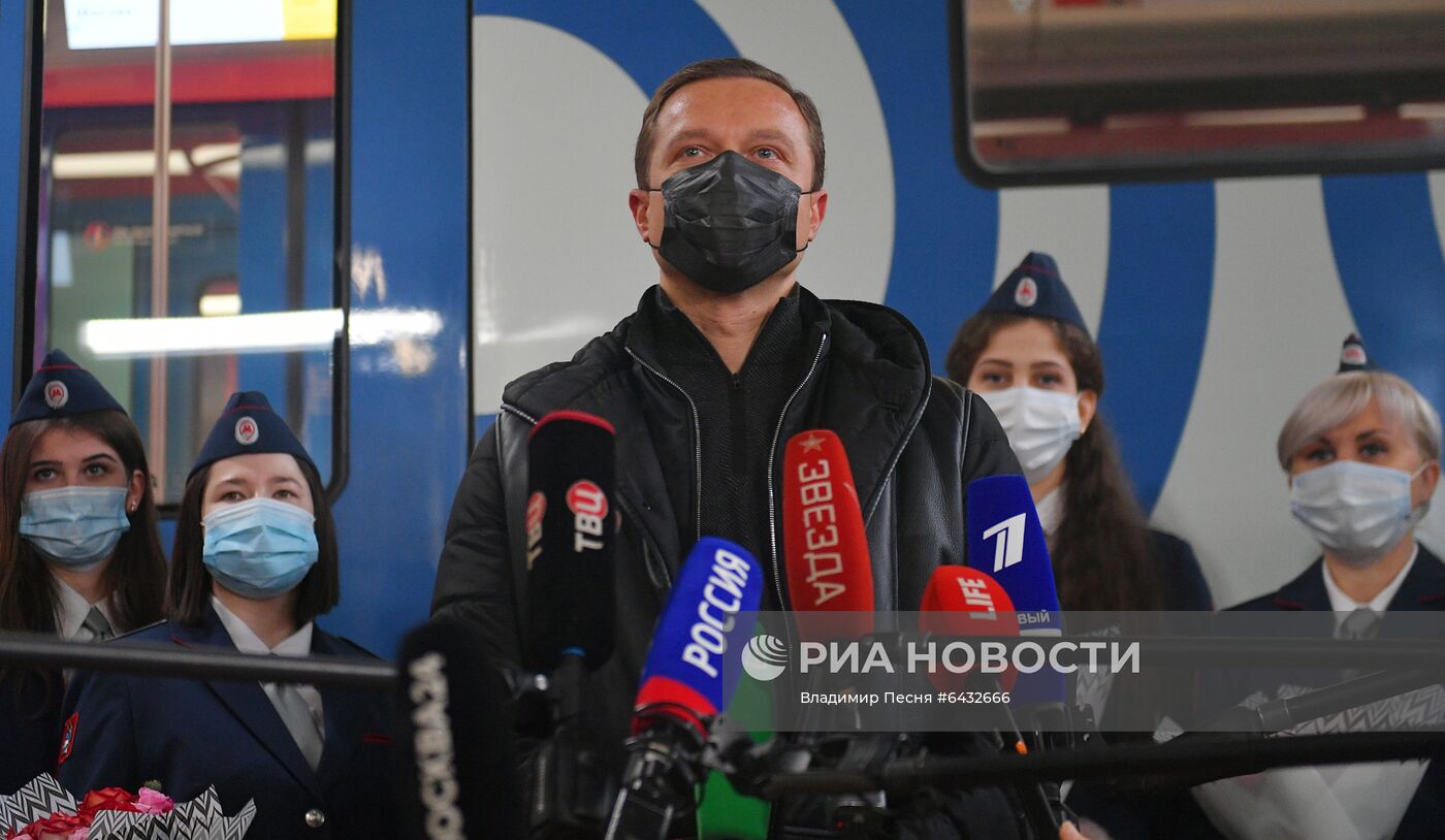 В Московском метро запустили поезд под управлением женщины-машиниста