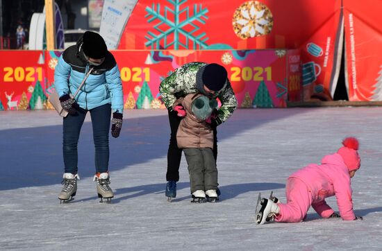 Новогодние гуляния в центре Уссурийска
