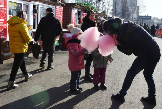 Новогодние гуляния в центре Уссурийска