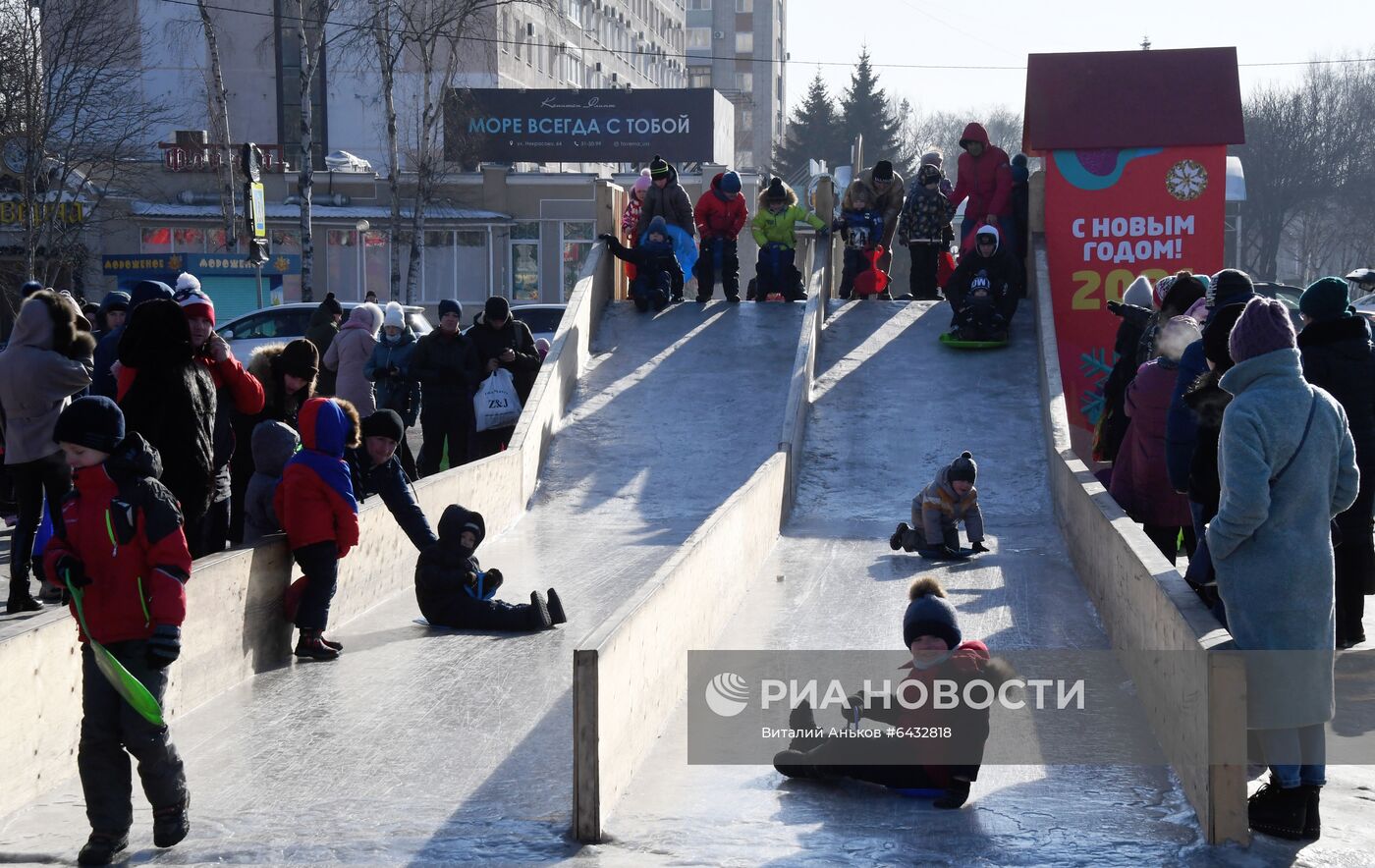 Новогодние гуляния в центре Уссурийска