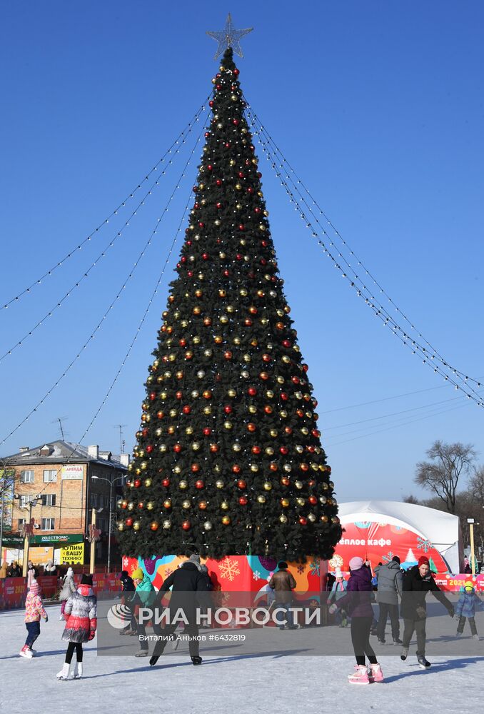 Новогодние гуляния в центре Уссурийска