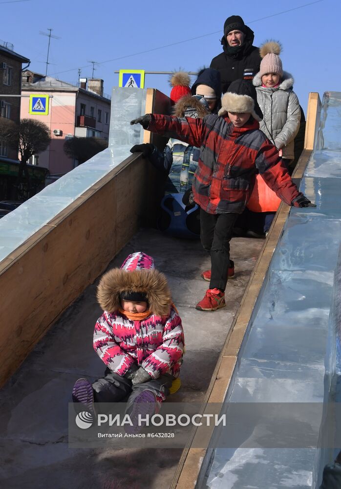 Новогодние гуляния в центре Уссурийска