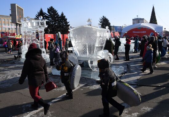 Новогодние гуляния в центре Уссурийска