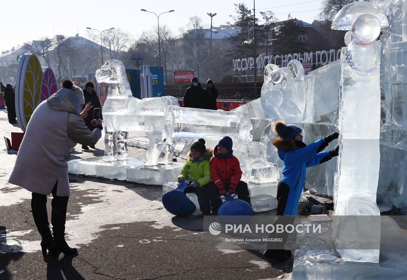 Новогодние гуляния в центре Уссурийска