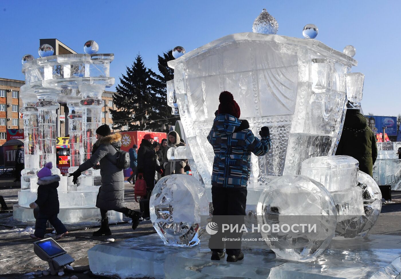 Новогодние гуляния в центре Уссурийска