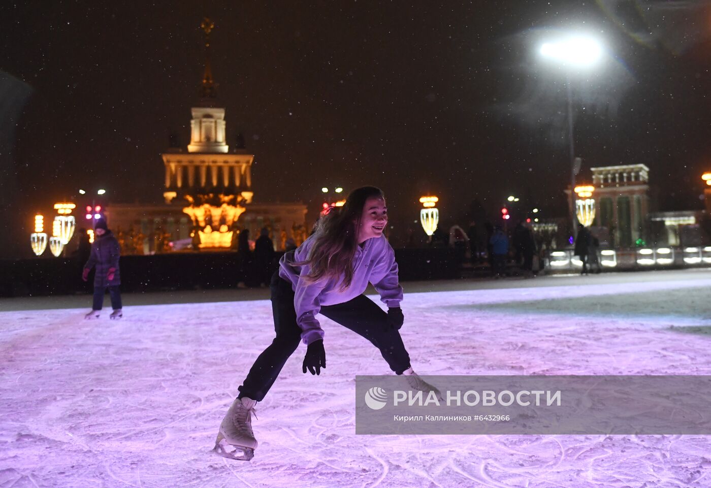 Катание на коньках в Москве в новогодние праздники