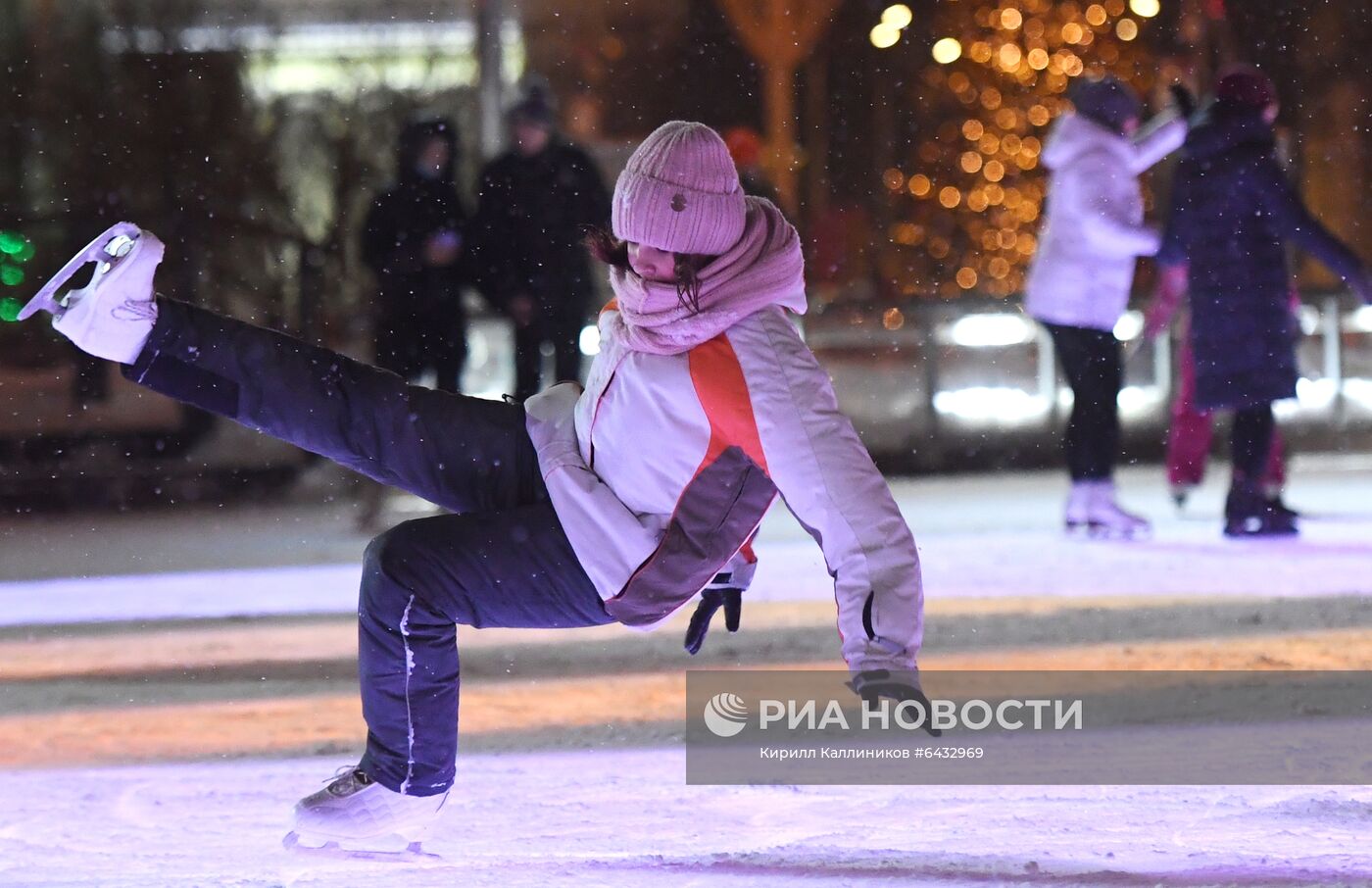 Катание на коньках в Москве в новогодние праздники