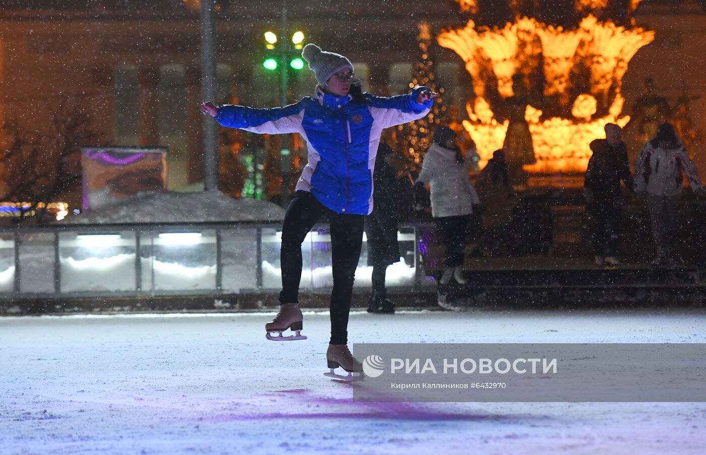 Катание на коньках в Москве в новогодние праздники