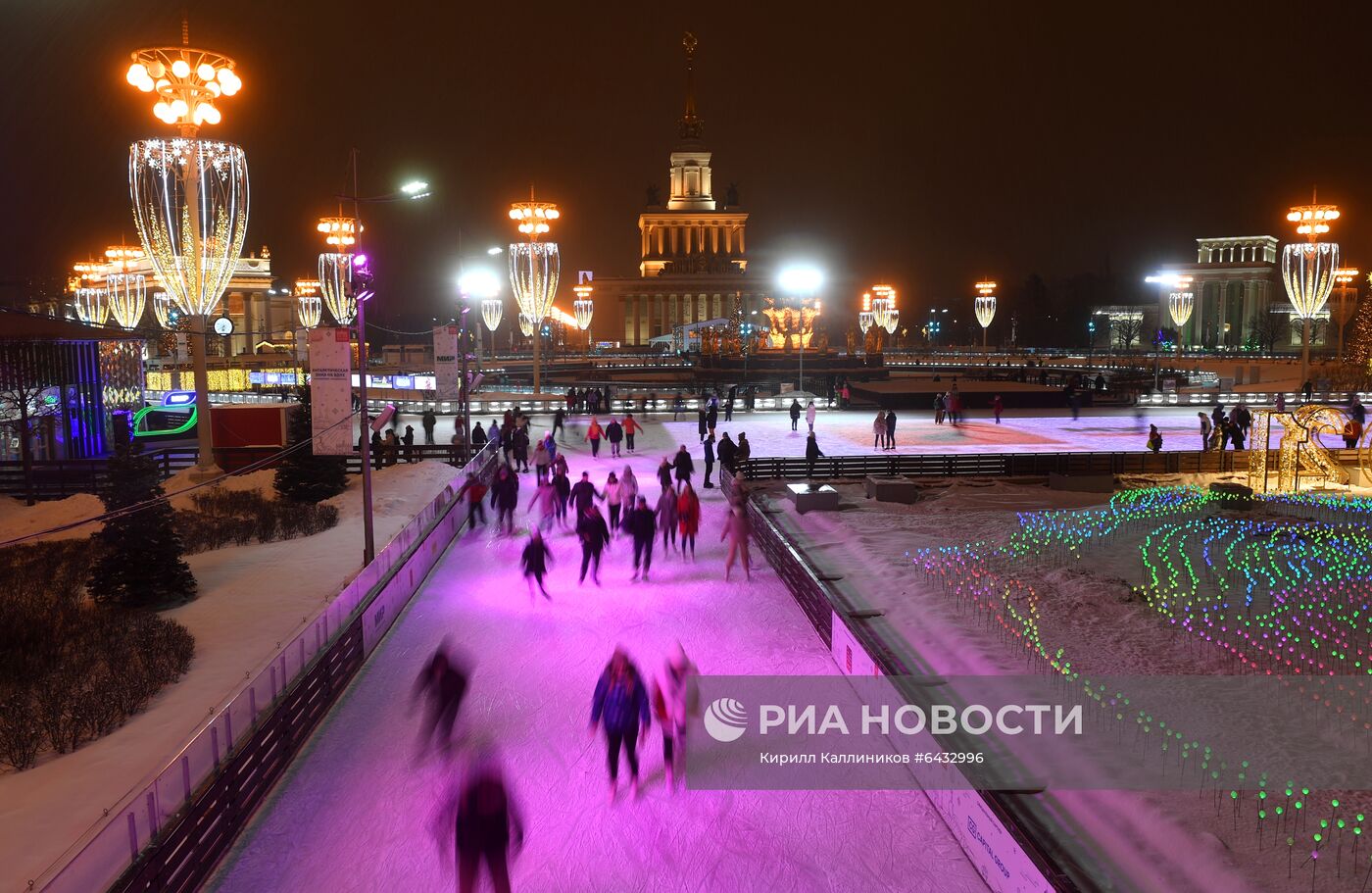 Катание на коньках в Москве в новогодние праздники