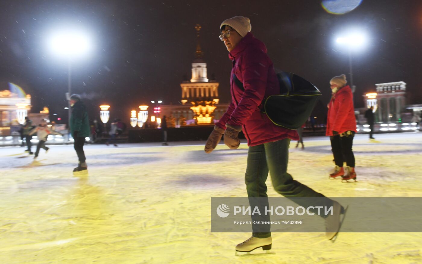 Катание на коньках в Москве в новогодние праздники