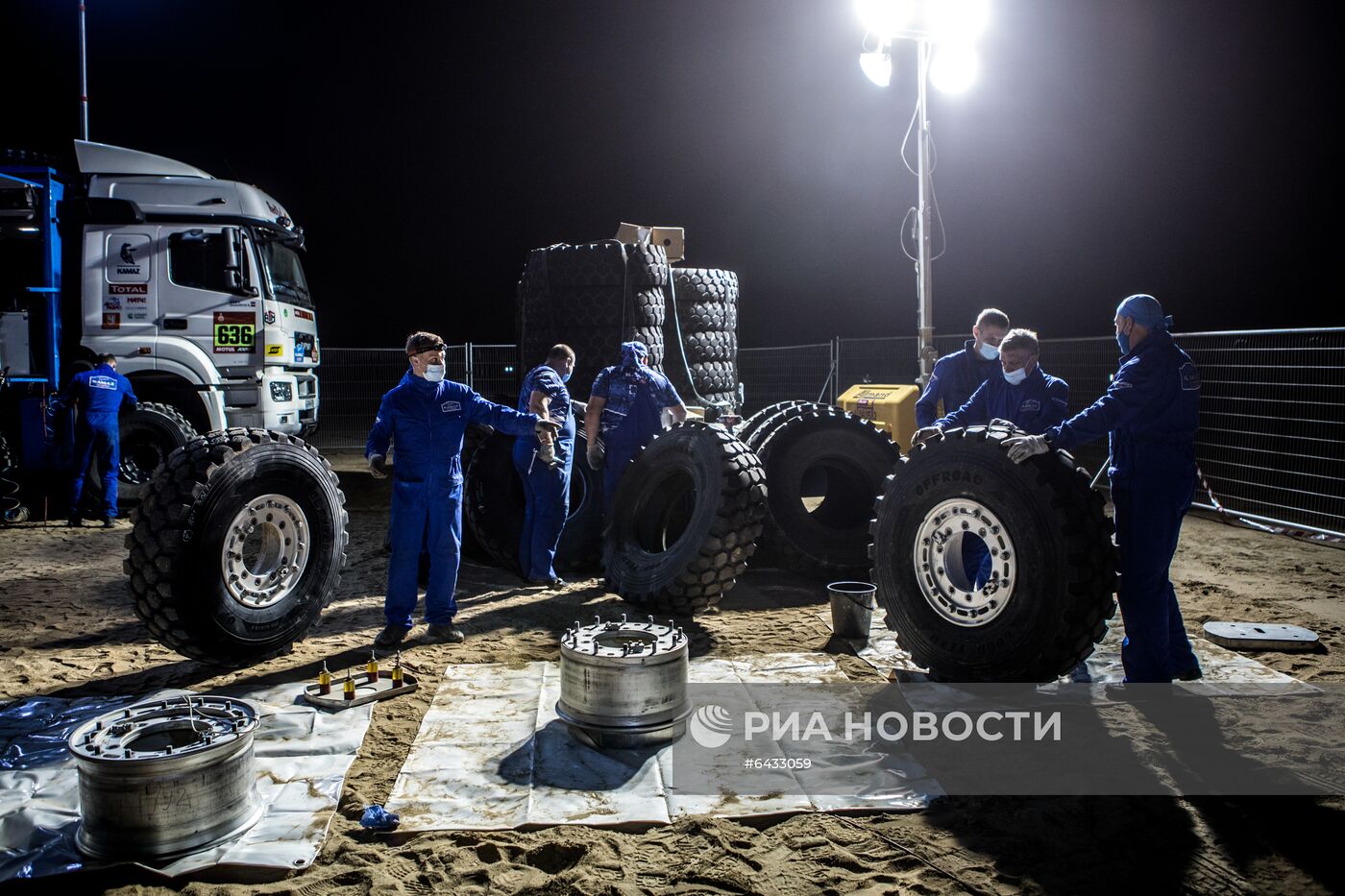 Выступление спортивной команды "КАМАЗ-мастер" на ралли-марафоне "Дакар"