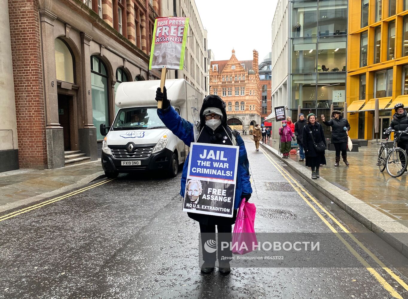 Суд в Лондоне отказался экстрадировать Ассанжа в США