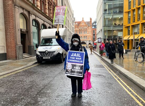 Суд в Лондоне отказался экстрадировать Ассанжа в США