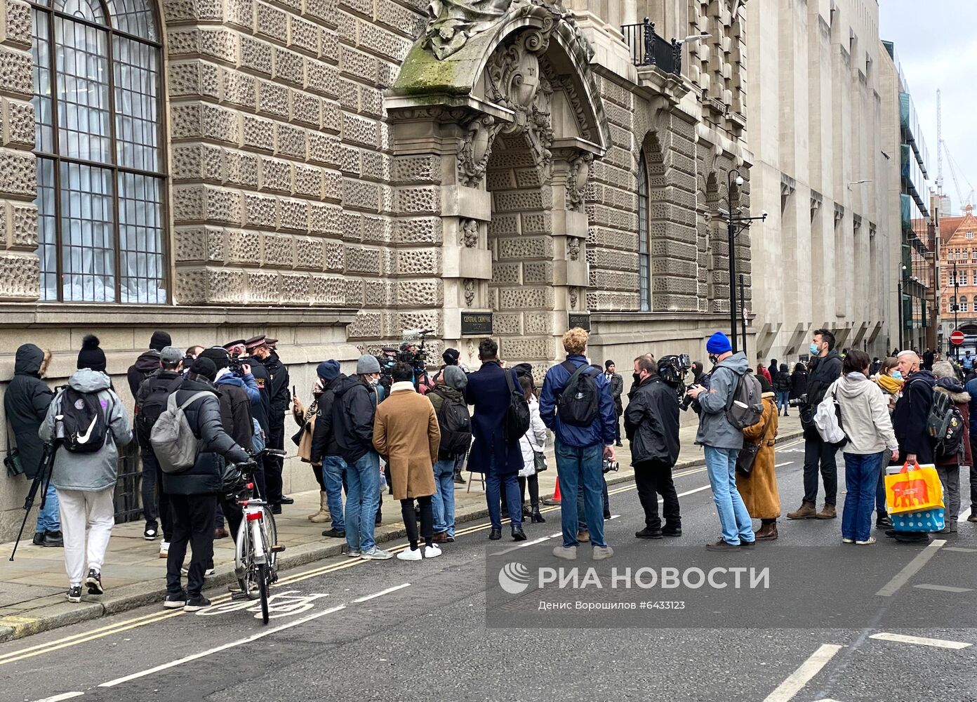 Суд в Лондоне отказался экстрадировать Ассанжа в США