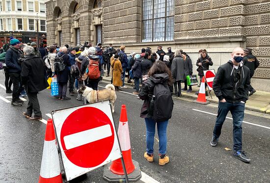 Суд в Лондоне отказался экстрадировать Ассанжа в США