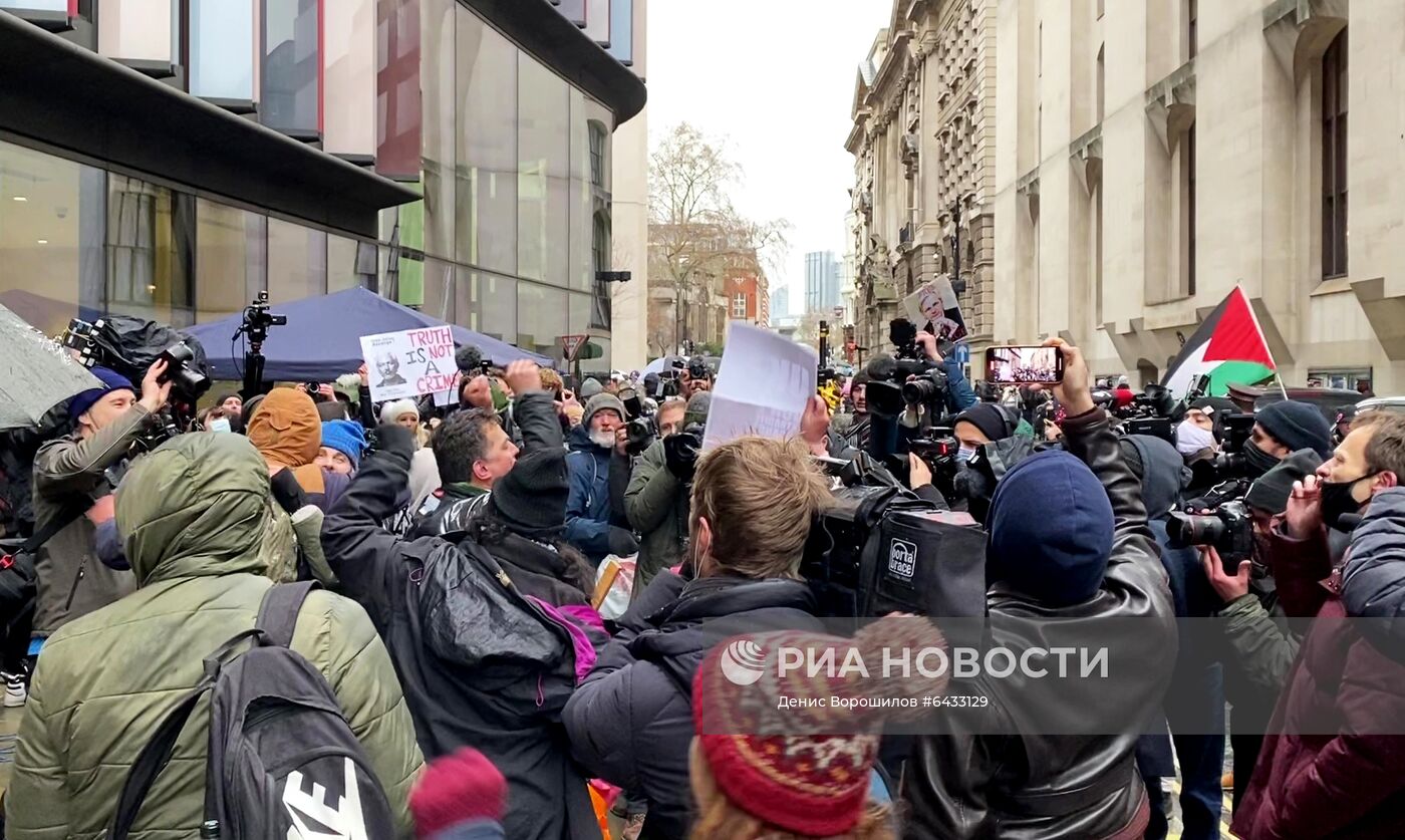 Суд в Лондоне отказался экстрадировать Ассанжа в США